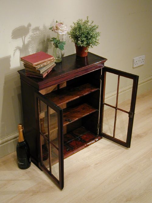 A SMALL GEORGIAN DISPLAY CABINET - ADDITIONAL PHOTO 9
