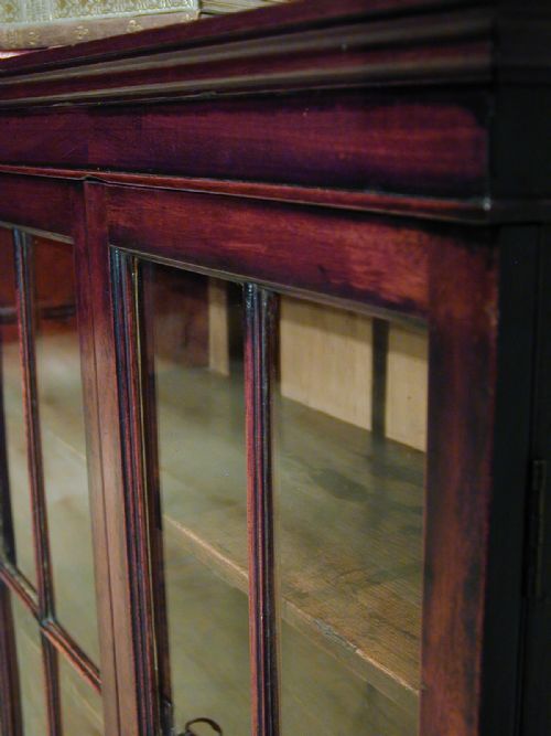 A SMALL GEORGIAN DISPLAY CABINET - ADDITIONAL PHOTO 13