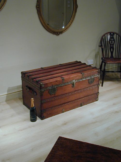 A BEAUTIFUL EDWARDIAN STEAMER TRUNK - ADDITIONAL PHOTO 2
