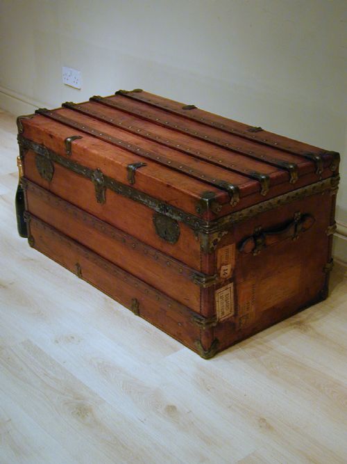 a beautiful edwardian steamer trunk - CATEGORY: ANTIQUE CHESTS - DATED 1920
