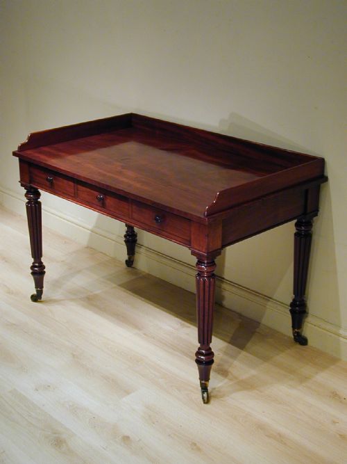 finest quality desk by gillows of lancaster - CATEGORY: ANTIQUE FURNITURE - DATED 1800