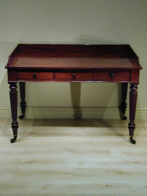 FINEST QUALITY DESK BY GILLOWS OF LANCASTER - ADDITIONAL PHOTO 2
