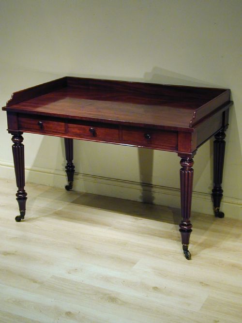 FINEST QUALITY DESK BY GILLOWS OF LANCASTER - ADDITIONAL PHOTO 3