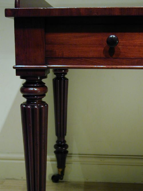 FINEST QUALITY DESK BY GILLOWS OF LANCASTER - ADDITIONAL PHOTO 6