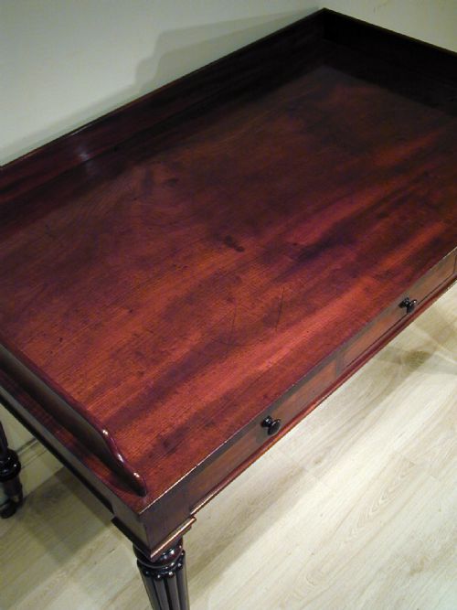 FINEST QUALITY DESK BY GILLOWS OF LANCASTER - ADDITIONAL PHOTO 9