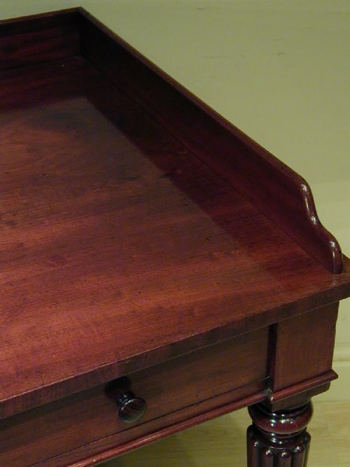 FINEST QUALITY DESK BY GILLOWS OF LANCASTER - ADDITIONAL PHOTO 11