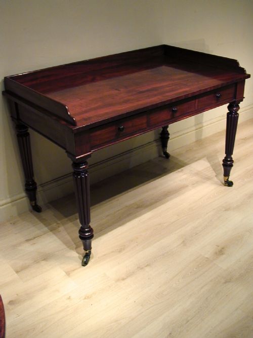 FINEST QUALITY DESK BY GILLOWS OF LANCASTER - ADDITIONAL PHOTO 12