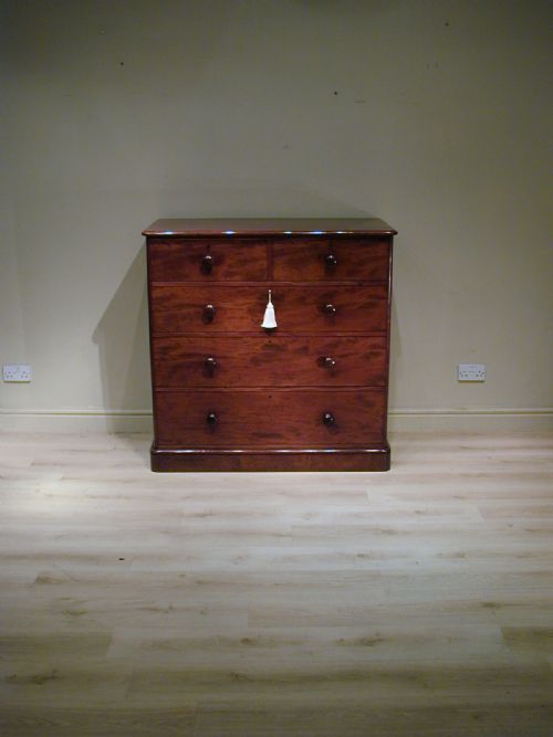 top quality chest attributed to heals - CATEGORY: ANTIQUE CHEST OF DRAWERS - DATED 1870