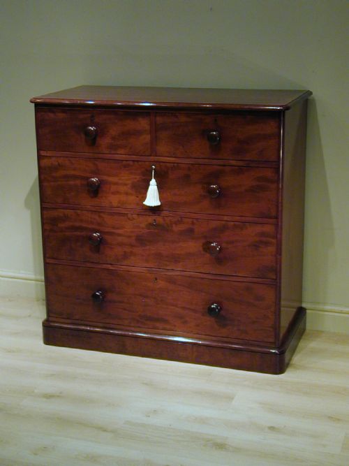 TOP QUALITY CHEST ATTRIBUTED TO HEALS - ADDITIONAL PHOTO 1