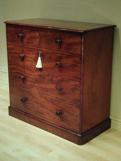 TOP QUALITY CHEST ATTRIBUTED TO HEALS - ADDITIONAL PHOTO 2