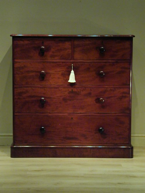 TOP QUALITY CHEST ATTRIBUTED TO HEALS - ADDITIONAL PHOTO 3