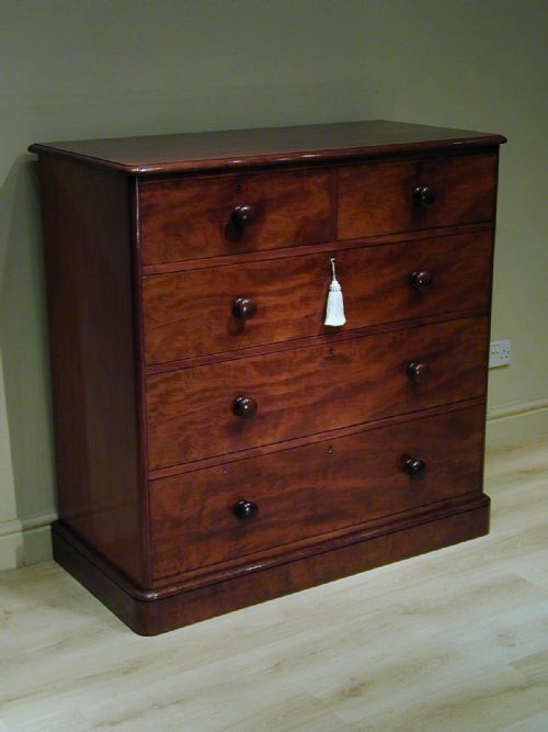 TOP QUALITY CHEST ATTRIBUTED TO HEALS - ADDITIONAL PHOTO 4