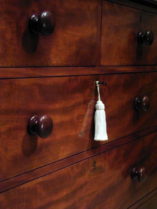 TOP QUALITY CHEST ATTRIBUTED TO HEALS - ADDITIONAL PHOTO 9