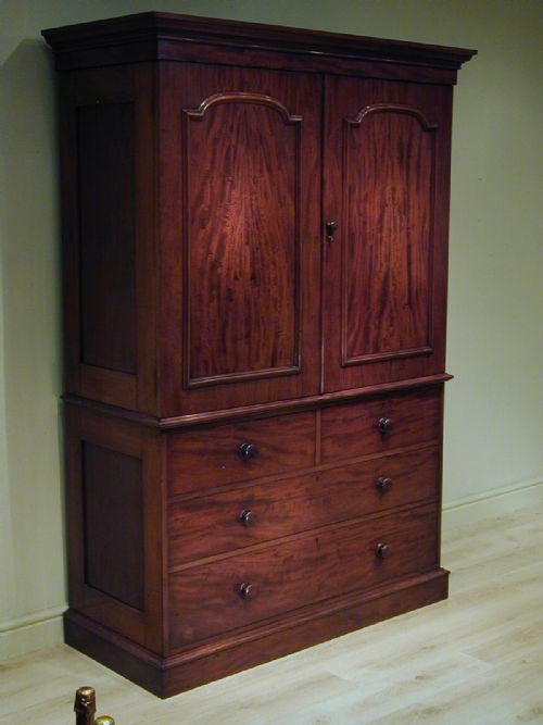 A VERY FINE 19TH CENTURY LINEN PRESS - ADDITIONAL PHOTO 5