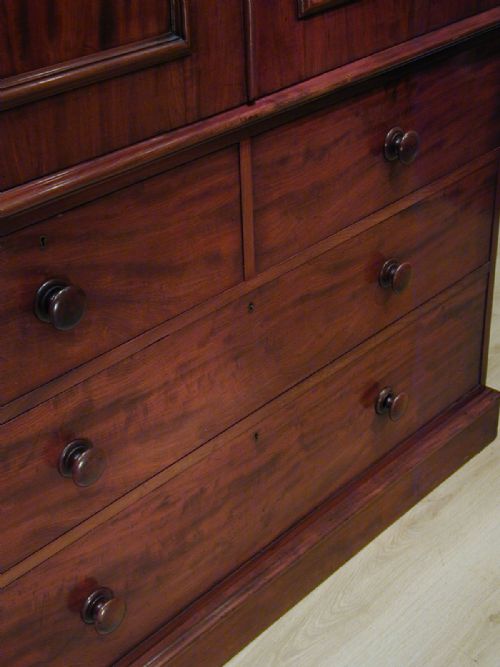 A VERY FINE 19TH CENTURY LINEN PRESS - ADDITIONAL PHOTO 6