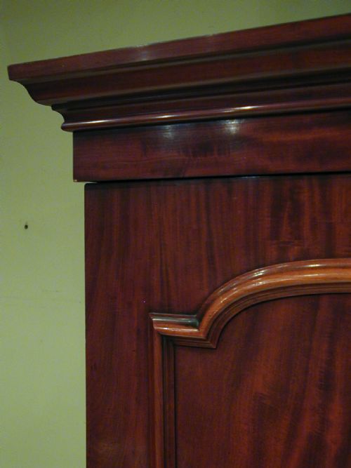 A VERY FINE 19TH CENTURY LINEN PRESS - ADDITIONAL PHOTO 7