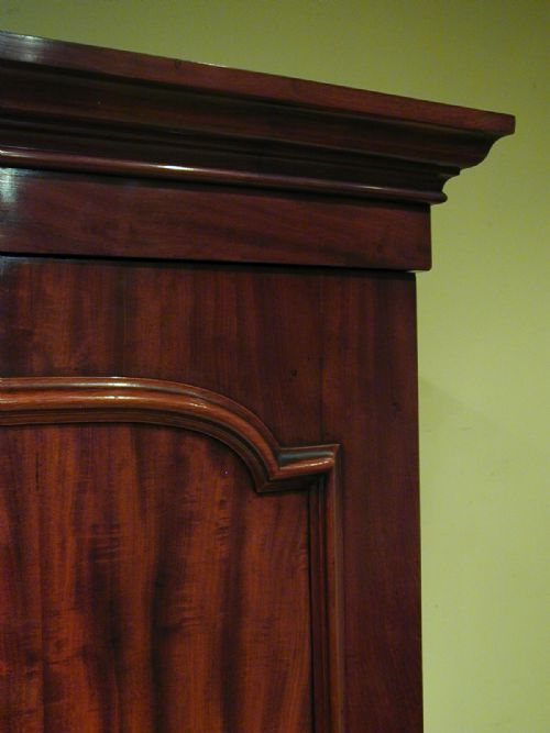A VERY FINE 19TH CENTURY LINEN PRESS - ADDITIONAL PHOTO 8
