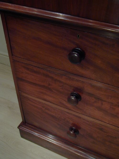 A VERY FINE 19TH CENTURY LINEN PRESS - ADDITIONAL PHOTO 9