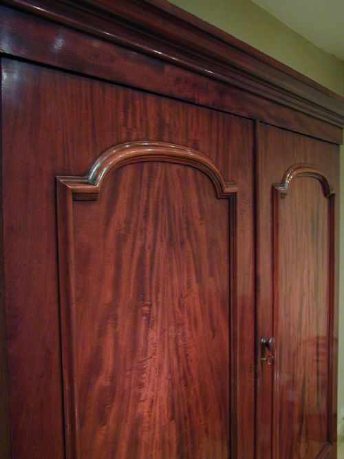 A VERY FINE 19TH CENTURY LINEN PRESS - ADDITIONAL PHOTO 11