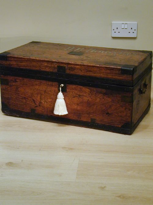 AN ATTRACTIVE CAMPHORWOOD TRUNK - ADDITIONAL PHOTO 7