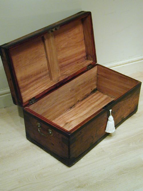AN ATTRACTIVE CAMPHORWOOD TRUNK - ADDITIONAL PHOTO 10