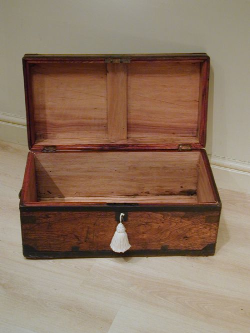 AN ATTRACTIVE CAMPHORWOOD TRUNK - ADDITIONAL PHOTO 11