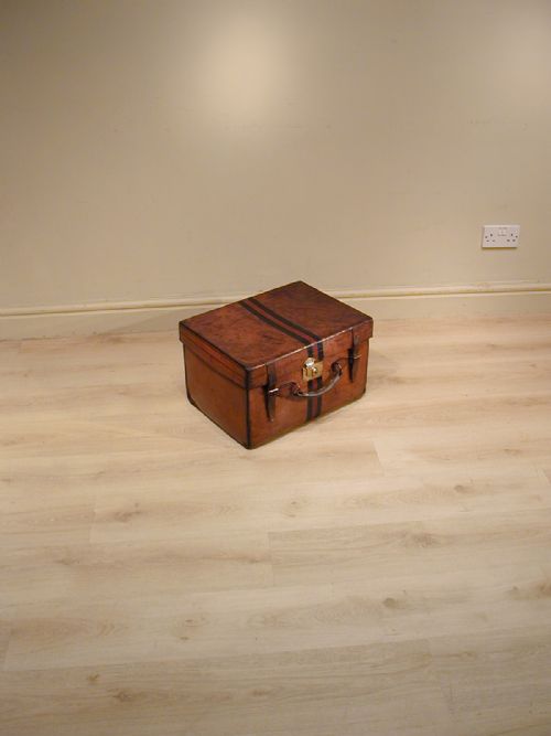 fig 2. A beautiful vintage leather hat box