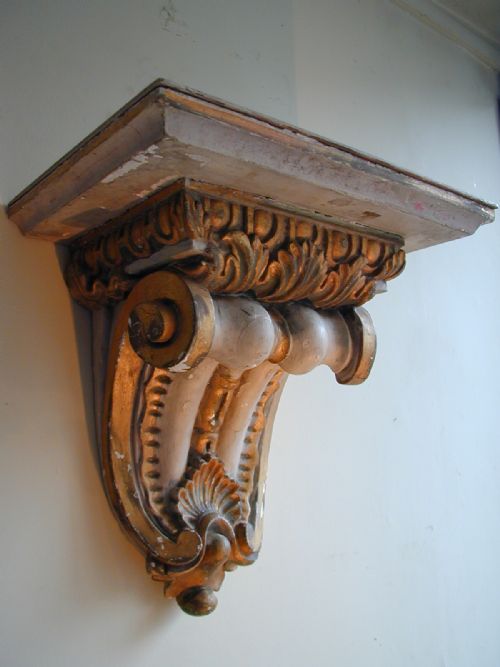a beautiful victorian wall bracket - CATEGORY: ANTIQUE MISCELLANEOUS - DATED 1900