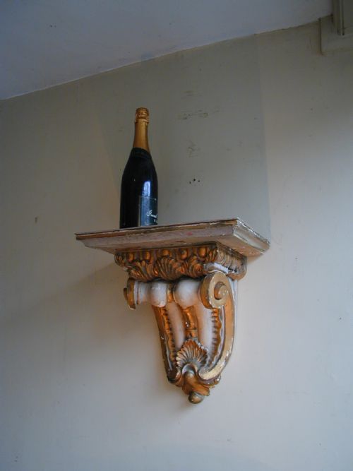 A BEAUTIFUL VICTORIAN WALL BRACKET - ADDITIONAL PHOTO 1