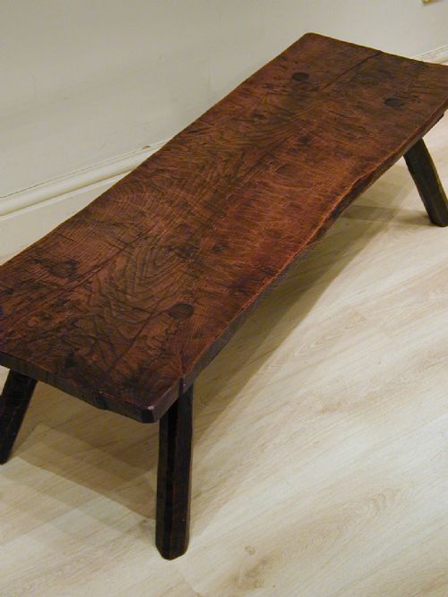 A USEFUL LOW TABLE IN SOLID ENGLISH OAK - ADDITIONAL PHOTO 3