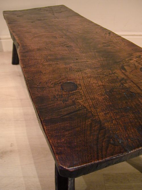 A USEFUL LOW TABLE IN SOLID ENGLISH OAK - ADDITIONAL PHOTO 6