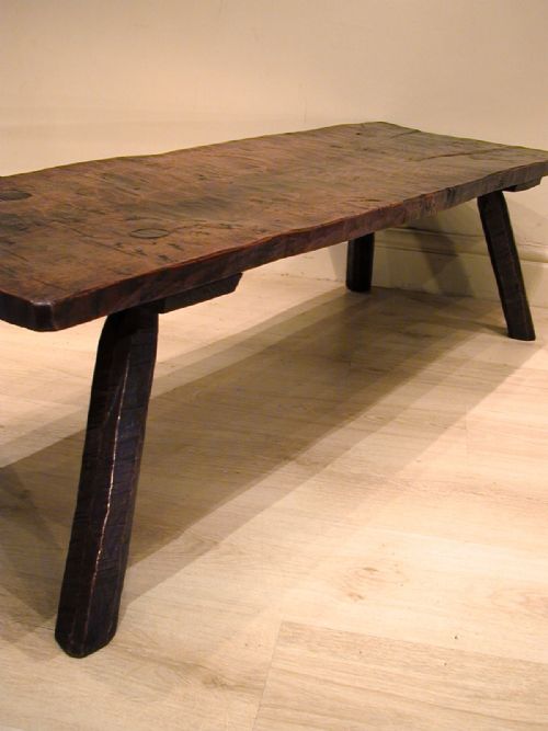 A USEFUL LOW TABLE IN SOLID ENGLISH OAK - ADDITIONAL PHOTO 8