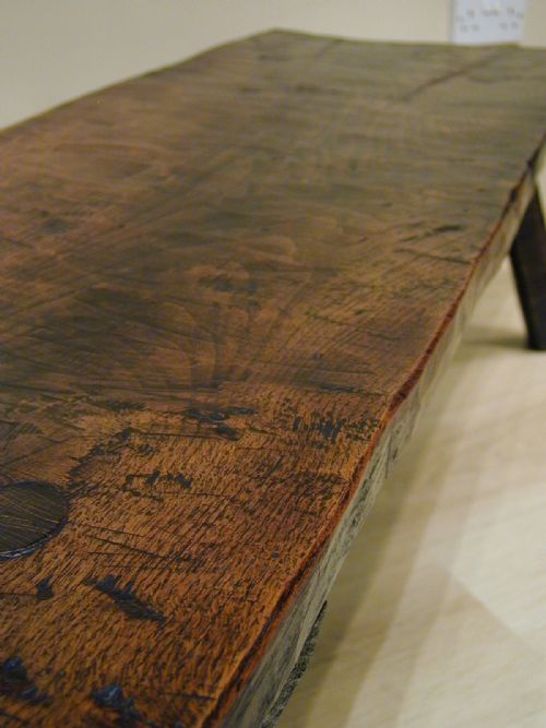 A USEFUL LOW TABLE IN SOLID ENGLISH OAK - ADDITIONAL PHOTO 10