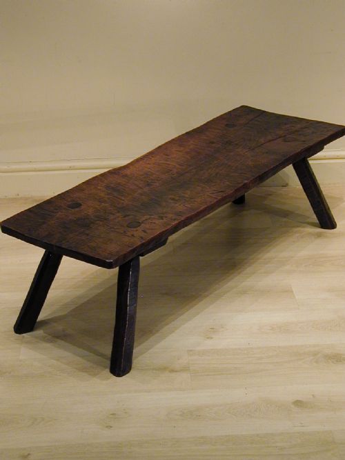 A USEFUL LOW TABLE IN SOLID ENGLISH OAK - ADDITIONAL PHOTO 12