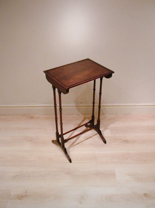 an elegant regency table in mahogany - CATEGORY: ANTIQUE TABLES - DATED 1800