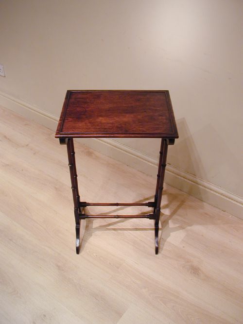 AN ELEGANT REGENCY TABLE IN MAHOGANY - ADDITIONAL PHOTO 1