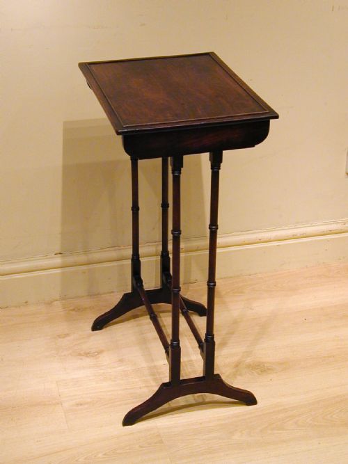 AN ELEGANT REGENCY TABLE IN MAHOGANY - ADDITIONAL PHOTO 7