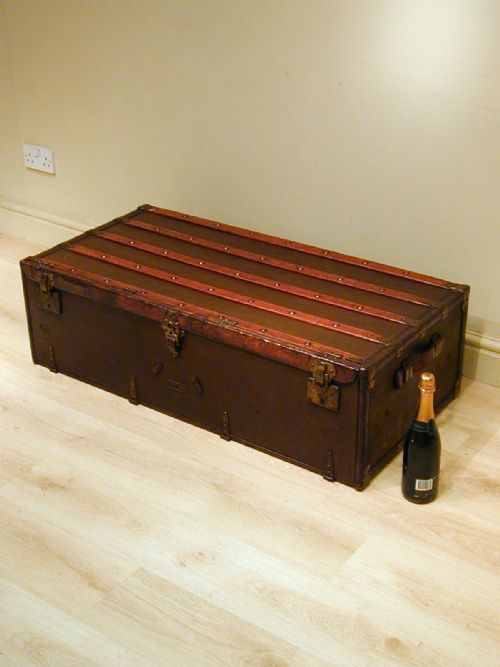a beautiful early 20th century steamer trunk - CATEGORY: ANTIQUE CHESTS - DATED 1900