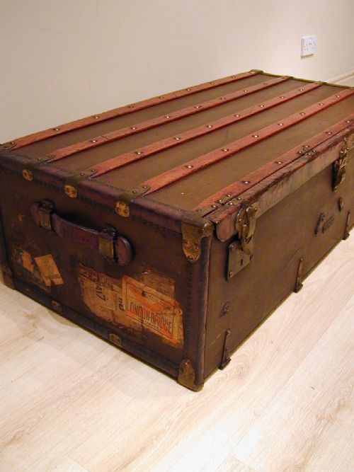 A BEAUTIFUL EARLY 20TH CENTURY STEAMER TRUNK - ADDITIONAL PHOTO 4