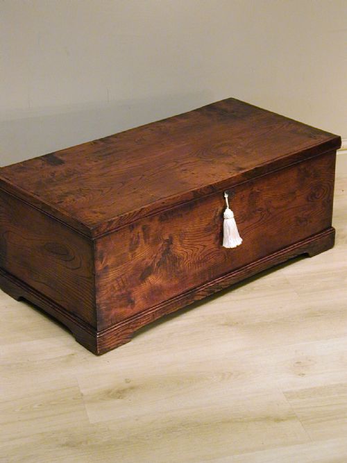 A STUNNING ENGLISH ELM TRUNK - ADDITIONAL PHOTO 1