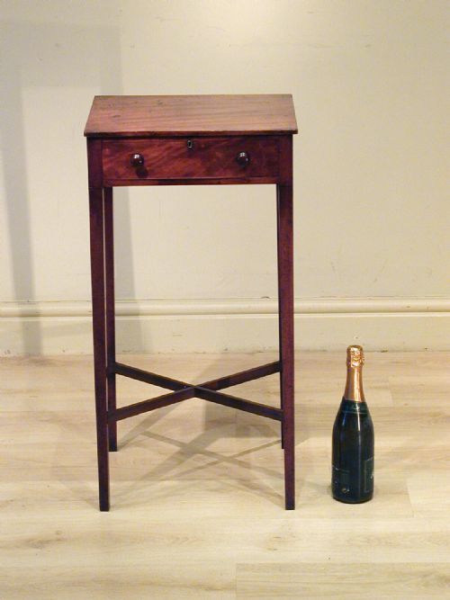 A CHARMING LITTLE GEORGIAN TABLE - ADDITIONAL PHOTO 2