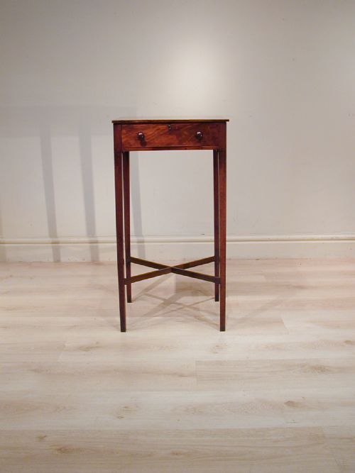 A CHARMING LITTLE GEORGIAN TABLE - ADDITIONAL PHOTO 4