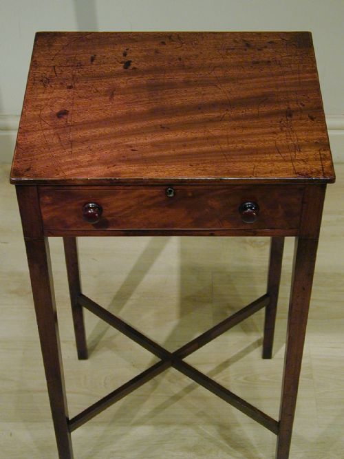 A CHARMING LITTLE GEORGIAN TABLE - ADDITIONAL PHOTO 9