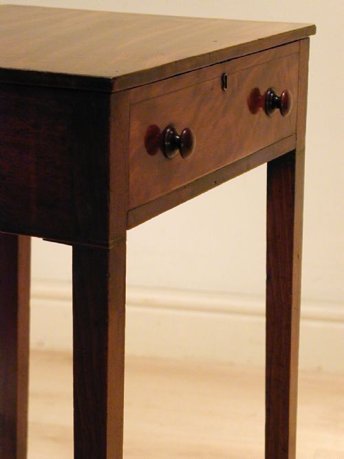 A CHARMING LITTLE GEORGIAN TABLE - ADDITIONAL PHOTO 12