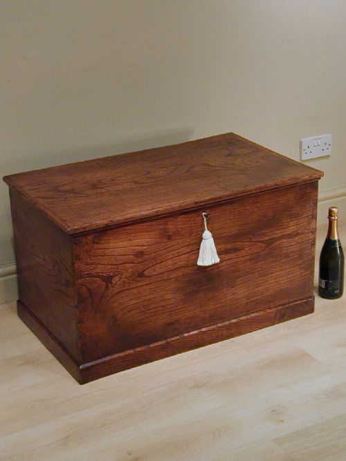 a beautiful solid english elm trunk - CATEGORY: ANTIQUE CHESTS - DATED 1800