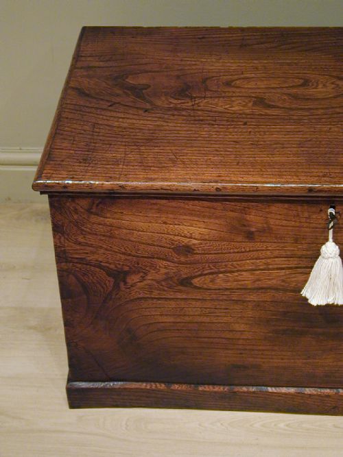 A BEAUTIFUL SOLID ENGLISH ELM TRUNK - ADDITIONAL PHOTO 6