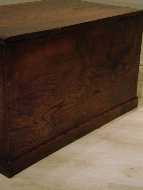 A BEAUTIFUL SOLID ENGLISH ELM TRUNK - ADDITIONAL PHOTO 14