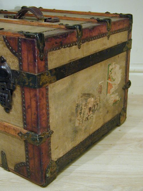 A BEAUTIFUL CABIN STEAMER TRUNK - ADDITIONAL PHOTO 4