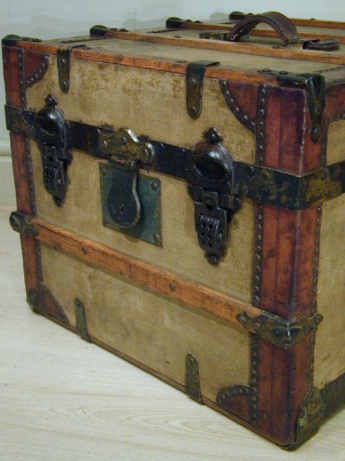 A BEAUTIFUL CABIN STEAMER TRUNK - ADDITIONAL PHOTO 5