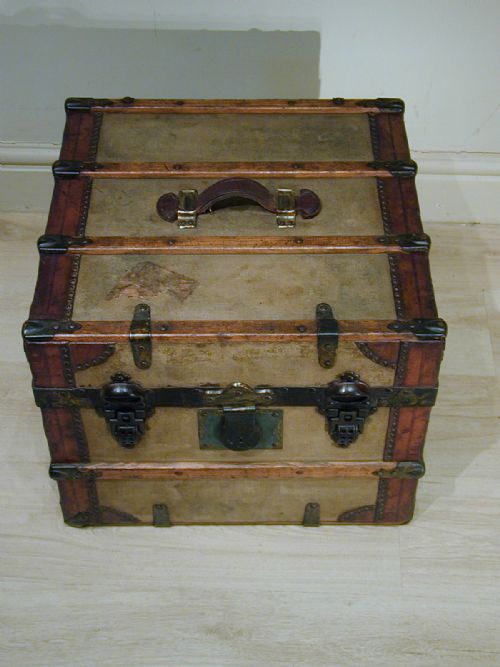 A BEAUTIFUL CABIN STEAMER TRUNK - ADDITIONAL PHOTO 8